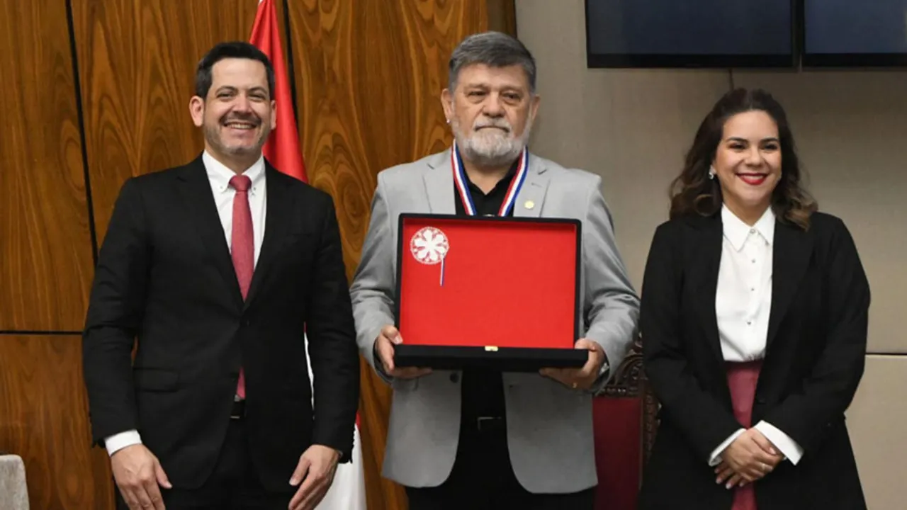 Cámara de Diputados otorgó la Orden Comuneros en condecoración a Ricardo Flecha