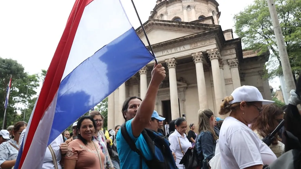 Organizaciones magisteriales ratifican el paro docente en Paraguay y afectarán a media comunidad