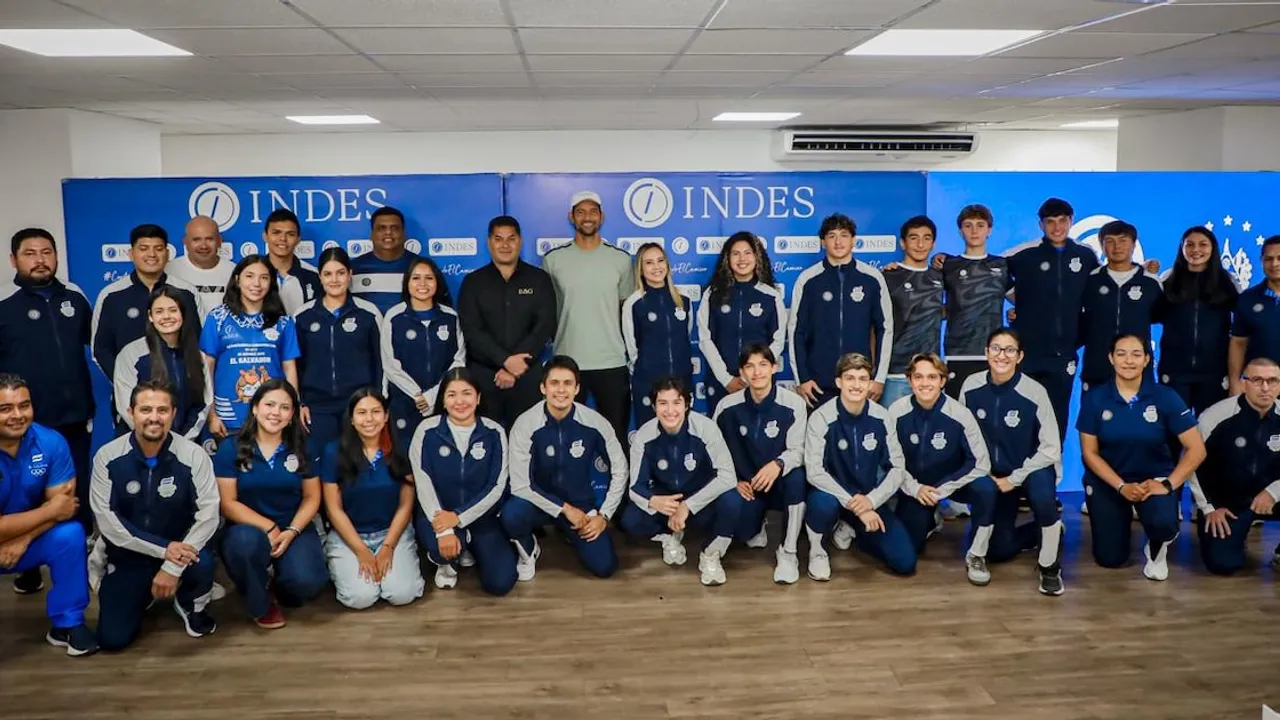El Salvador entrega reconocimientos e incentivos económicos a sus atletas destacados